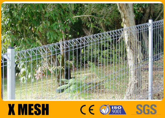Hàng rào kim loại cong bảo mật cao 2,1m X 2,4m với màu bạc