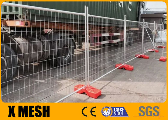 Tấm hàng rào kim loại tạm thời 60x150mm 3.2mm mạ kẽm nóng với chân PVC