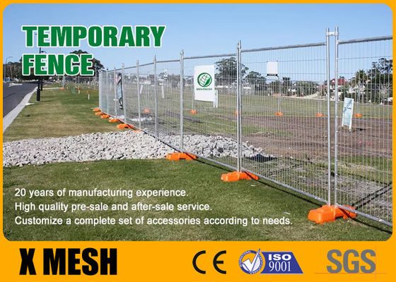Hàng rào lưới kim loại thông thường Tấm hàng rào di động 2400 W * 2100 H Kích thước