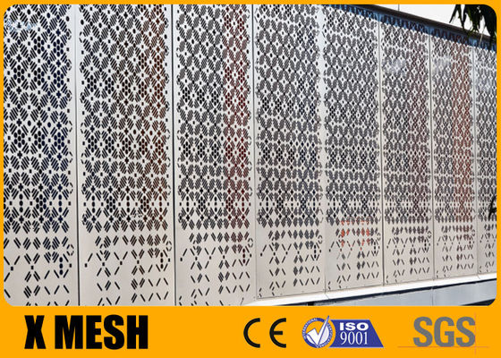 Độ dày 2,5mm Lưới kim loại đục lỗ 25mm Màn hình kim loại trang trí lỗ