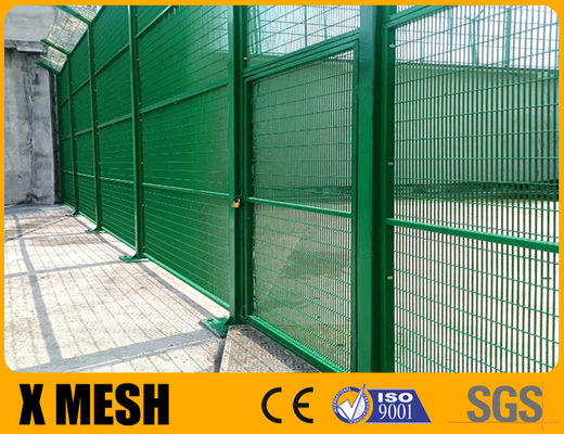 Green Powder phủ hàng rào nhà tù với cánh tay Y trên cùng và dây Concertina cho các lĩnh vực an ninh cao