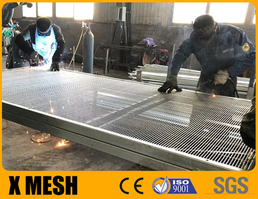 3.5mm dây chống leo lên lưới hàng rào 3,5m cao bao gồm trên Y cánh tay và dây thép gai cho bãi đậu xe